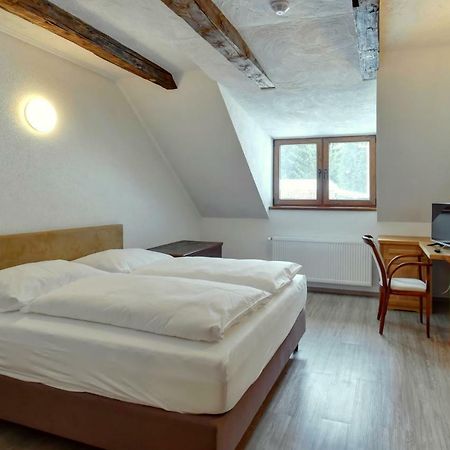 Zamecka Fortovna Obora - Forester House Kaznejov Εξωτερικό φωτογραφία
