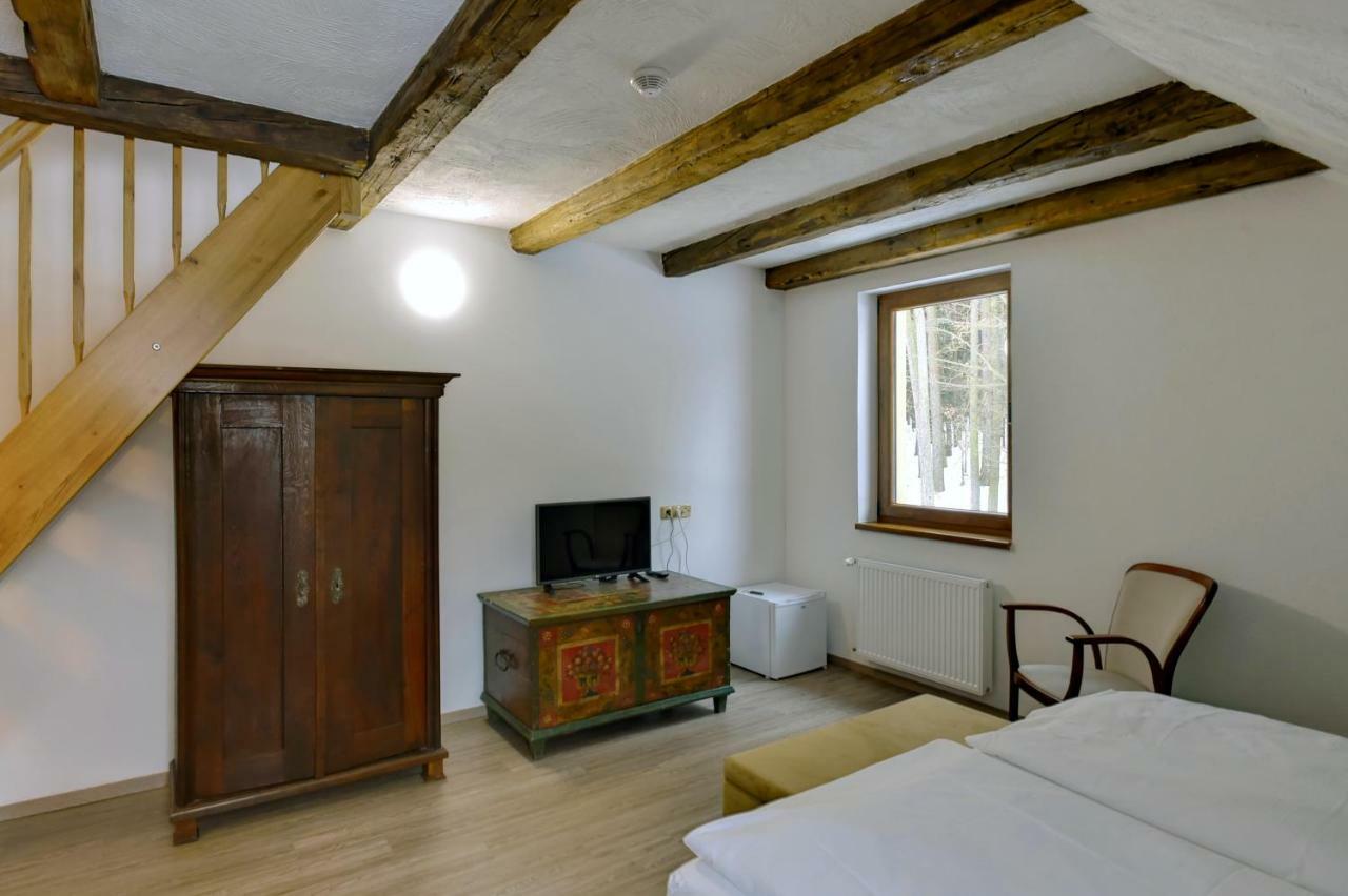 Zamecka Fortovna Obora - Forester House Kaznejov Εξωτερικό φωτογραφία