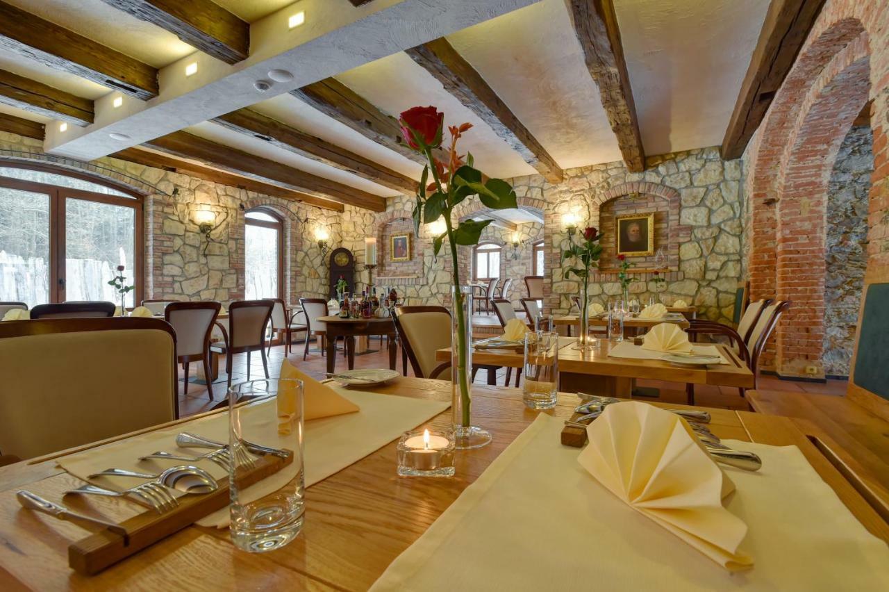 Zamecka Fortovna Obora - Forester House Kaznejov Εξωτερικό φωτογραφία