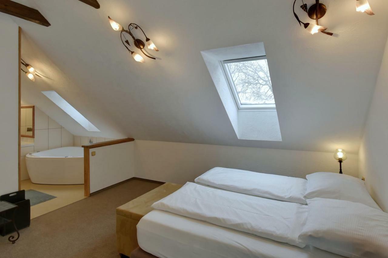 Zamecka Fortovna Obora - Forester House Kaznejov Εξωτερικό φωτογραφία
