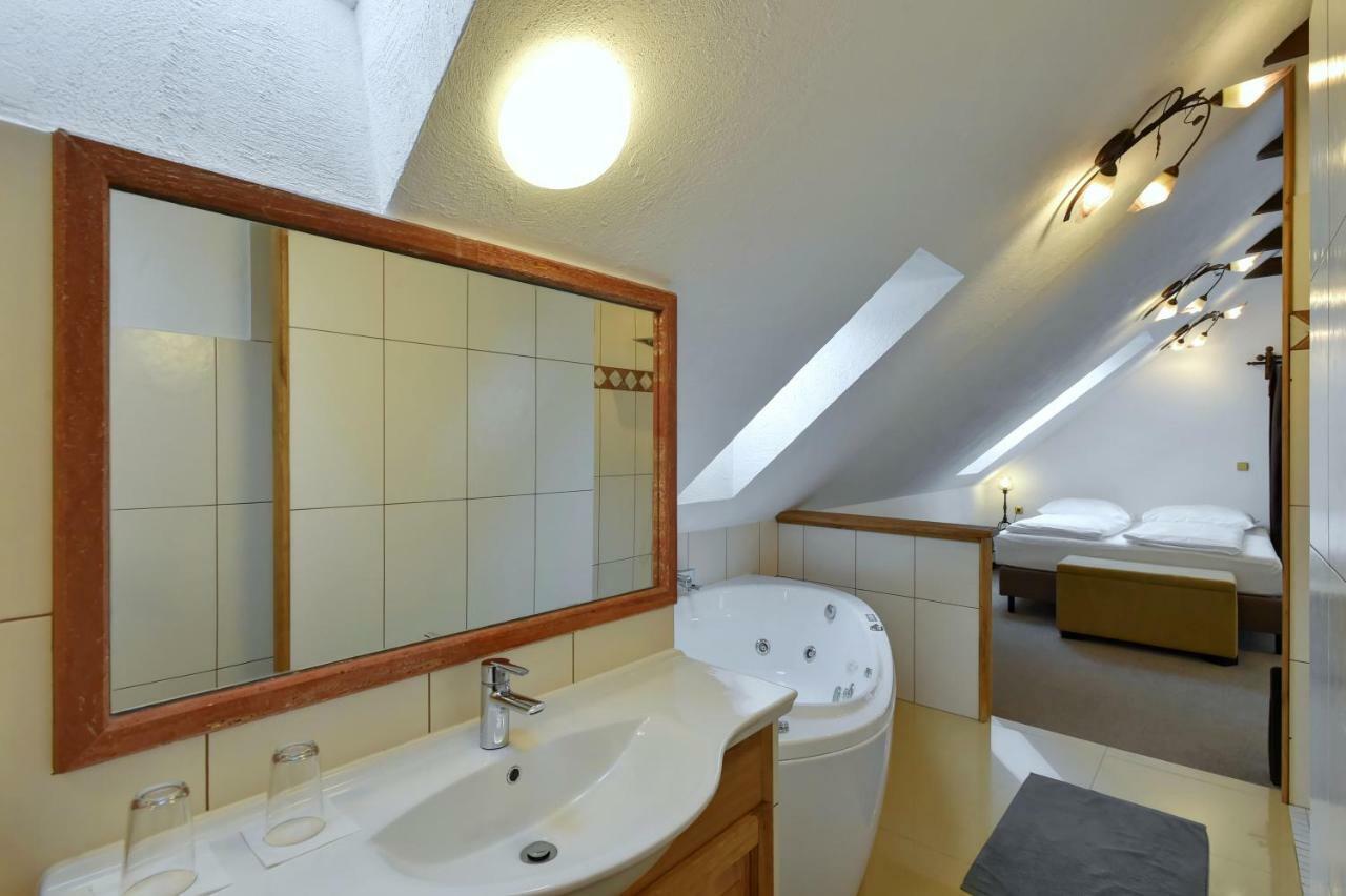 Zamecka Fortovna Obora - Forester House Kaznejov Εξωτερικό φωτογραφία