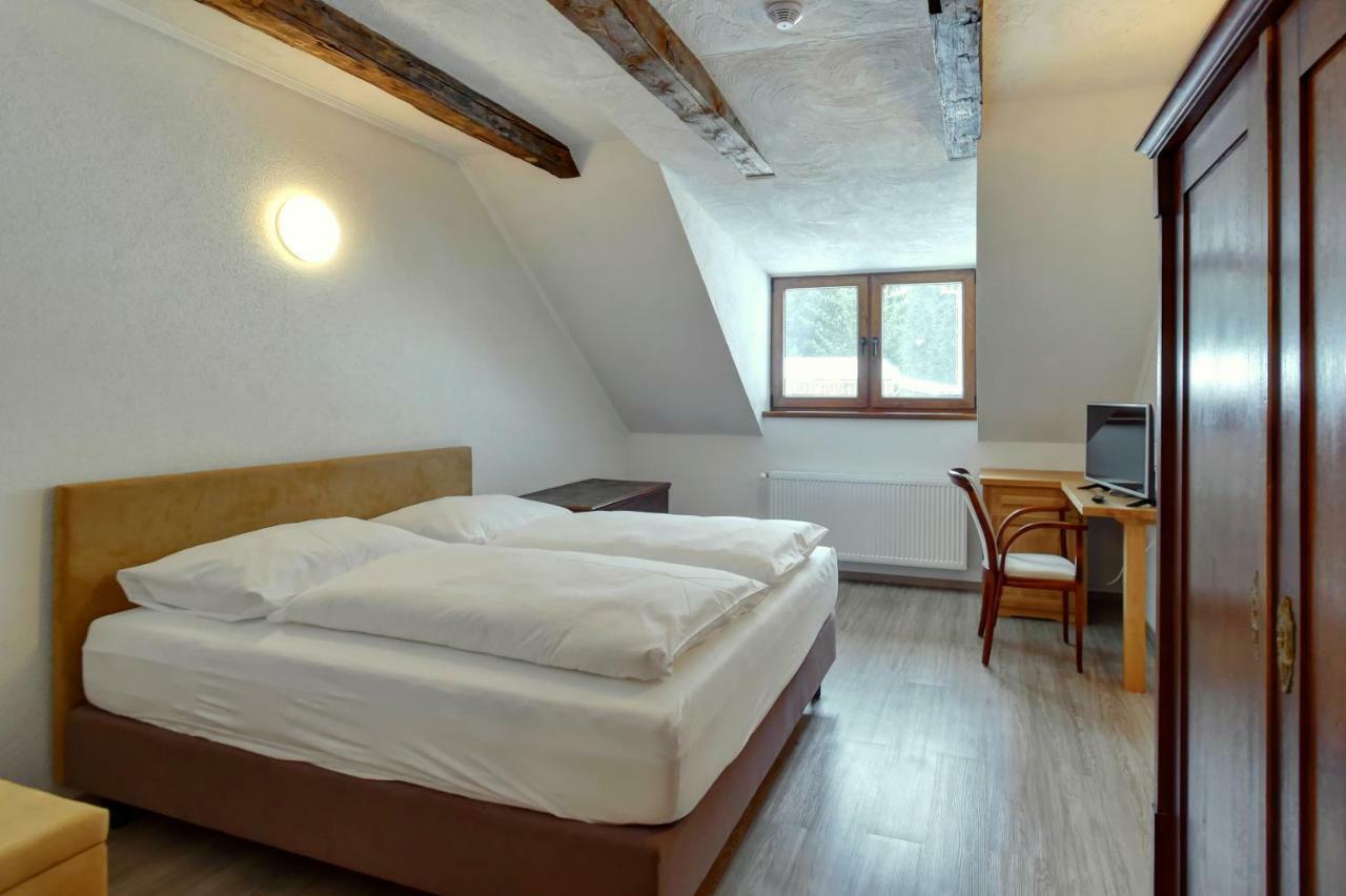 Zamecka Fortovna Obora - Forester House Kaznejov Εξωτερικό φωτογραφία