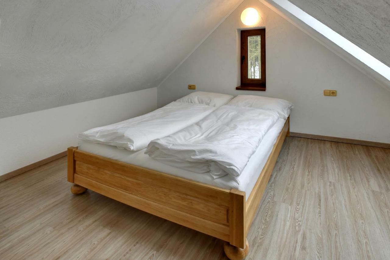 Zamecka Fortovna Obora - Forester House Kaznejov Εξωτερικό φωτογραφία
